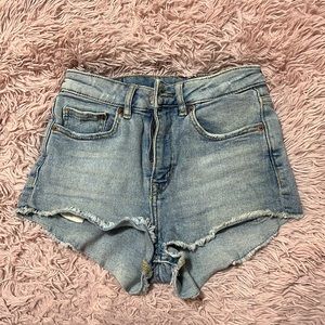 Short jeans